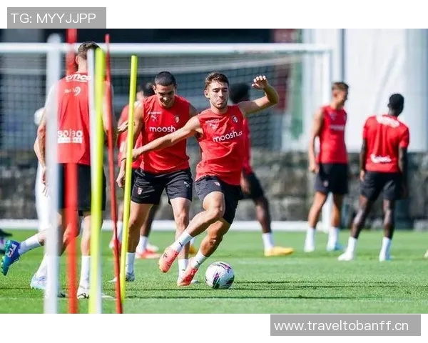 费耶诺德球场安保在欧联资格赛后遭袭警方持续调查中 费耶诺德球场安保在欧联资格赛后遭袭警方持续调查中