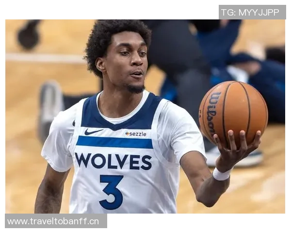 爱德华兹揭秘麦丹比赛时激情四溢的防守表现与平日高冷形象的反差