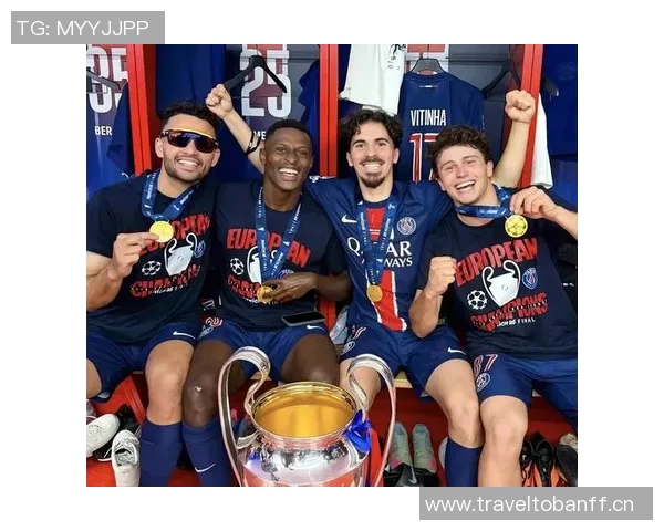 剑指洲际杯冠军巴黎圣日耳曼发布决赛海报登贝莱维蒂尼亚K77齐亮相